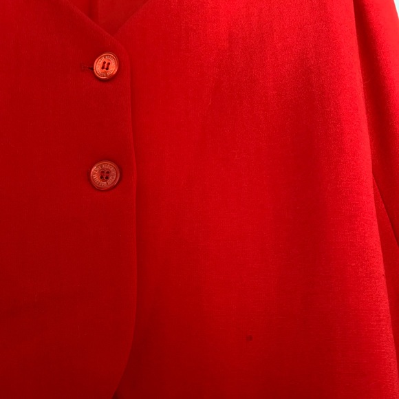Love Moschino red crop jacket size Us 8… bright color cropped ready for spring - Picture 2 of 7